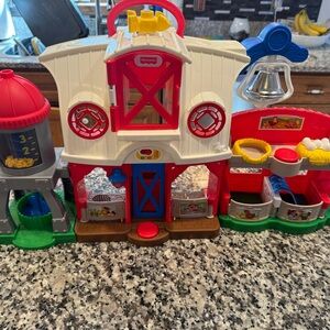 Fisher-Price Little People Red and White Toy Barn Playset for Kids